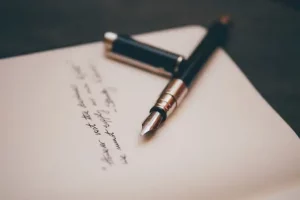 papiers officiels symbolisant l'héritage , la succession conflictuelle entre héritier avec un avocat à Nice, Toulon et marseille